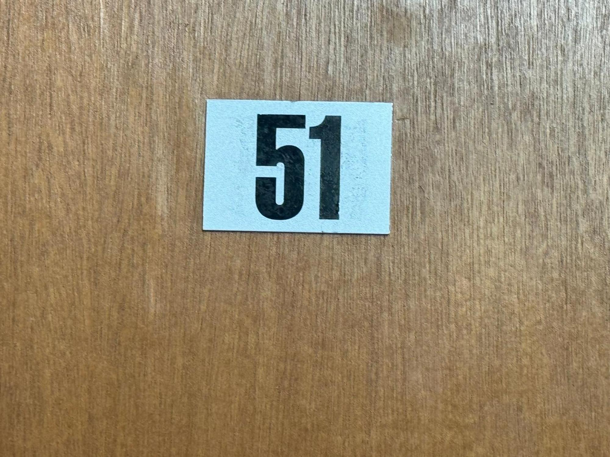 Escale 51 *